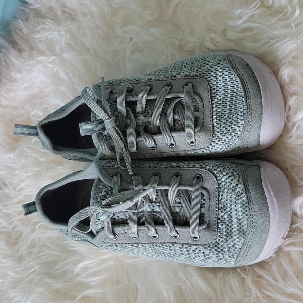Keen Contour Arch Shoes